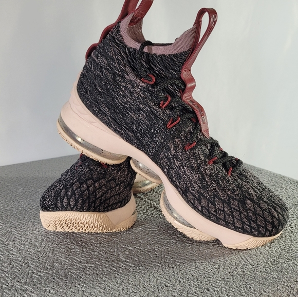 Nike Lebron XV GS - Picture 3 of 6